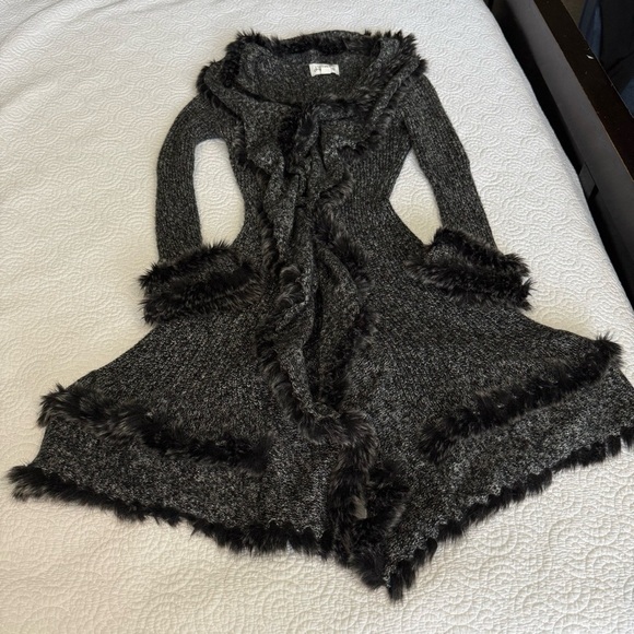Joseph Ribkoff Gray Knit with Fur Trim size M - Picture 13 of 15